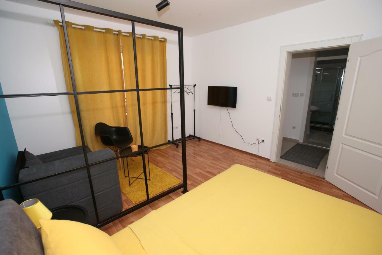 Fast Sleep & Go 2 Apartment Paracin Exterior photo